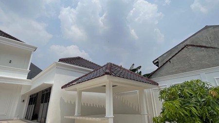 Di  jual rumah mewah dalam town house diThe Residence Ciganjur  Jagakarsa jakarta selatan