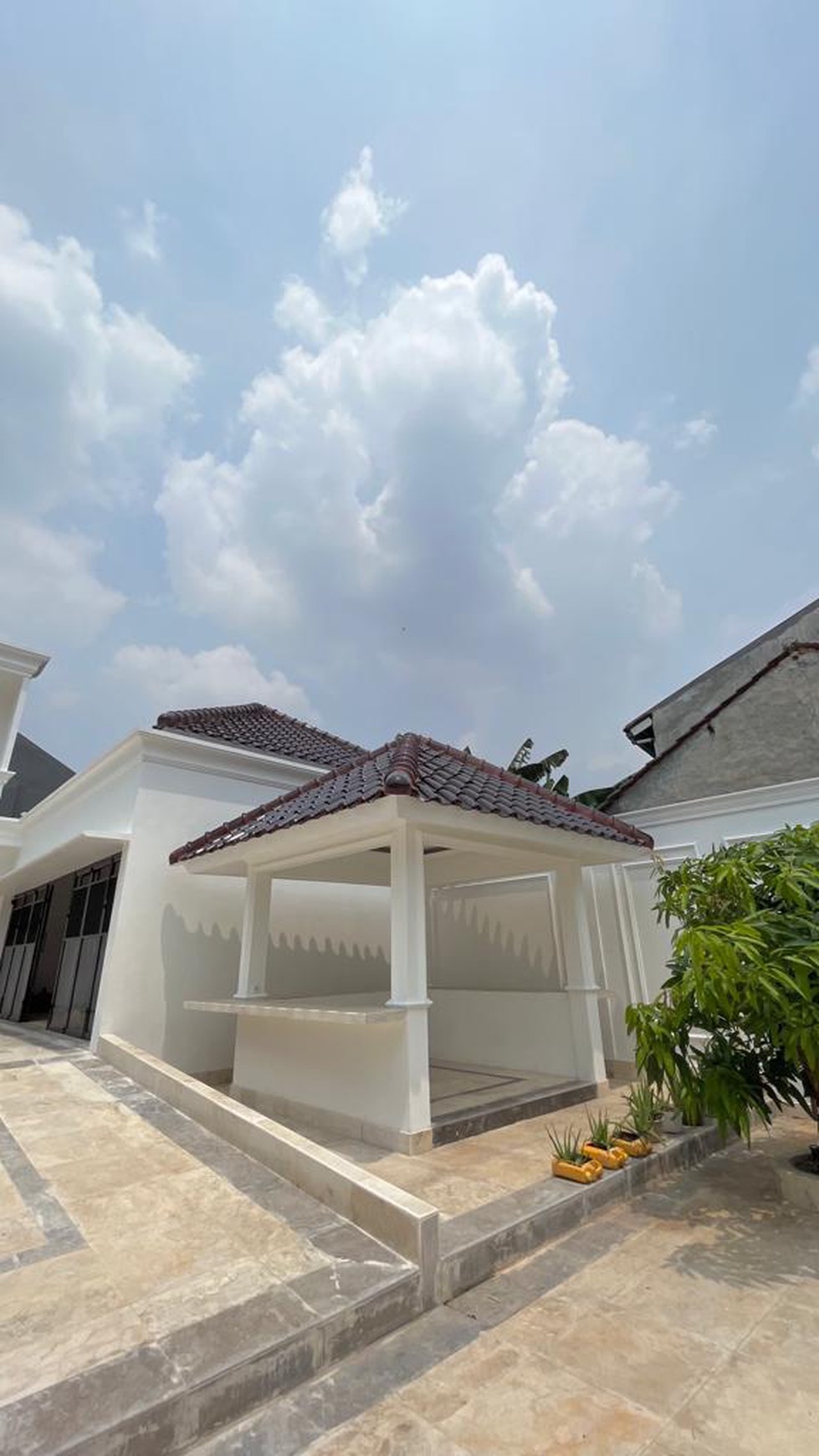 Di  jual rumah mewah dalam town house diThe Residence Ciganjur  Jagakarsa jakarta selatan