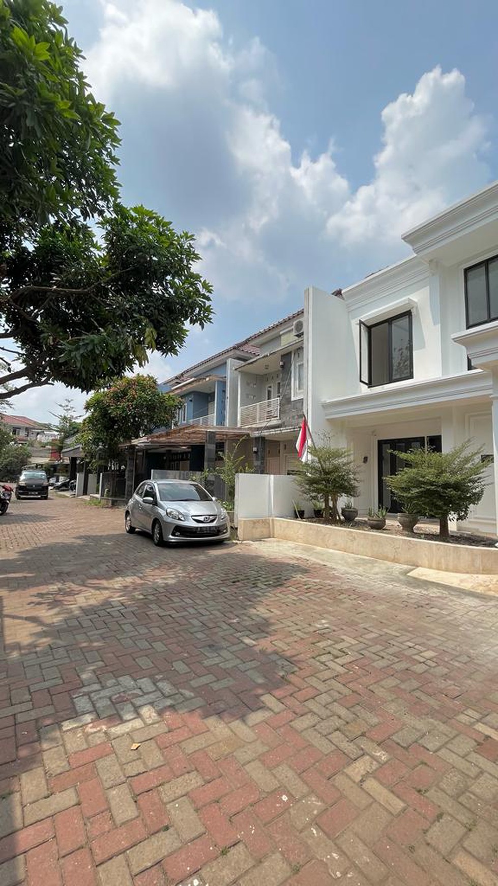 Di  jual rumah mewah dalam town house diThe Residence Ciganjur  Jagakarsa jakarta selatan