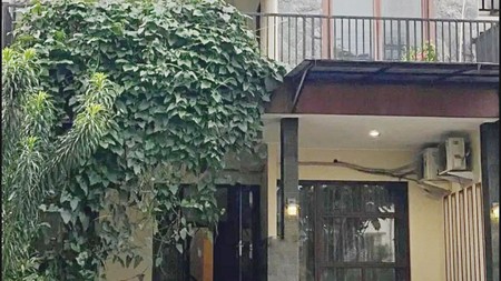 Rumah sewa di Emerald Town House siap huni di Sektor 9 Bintaro