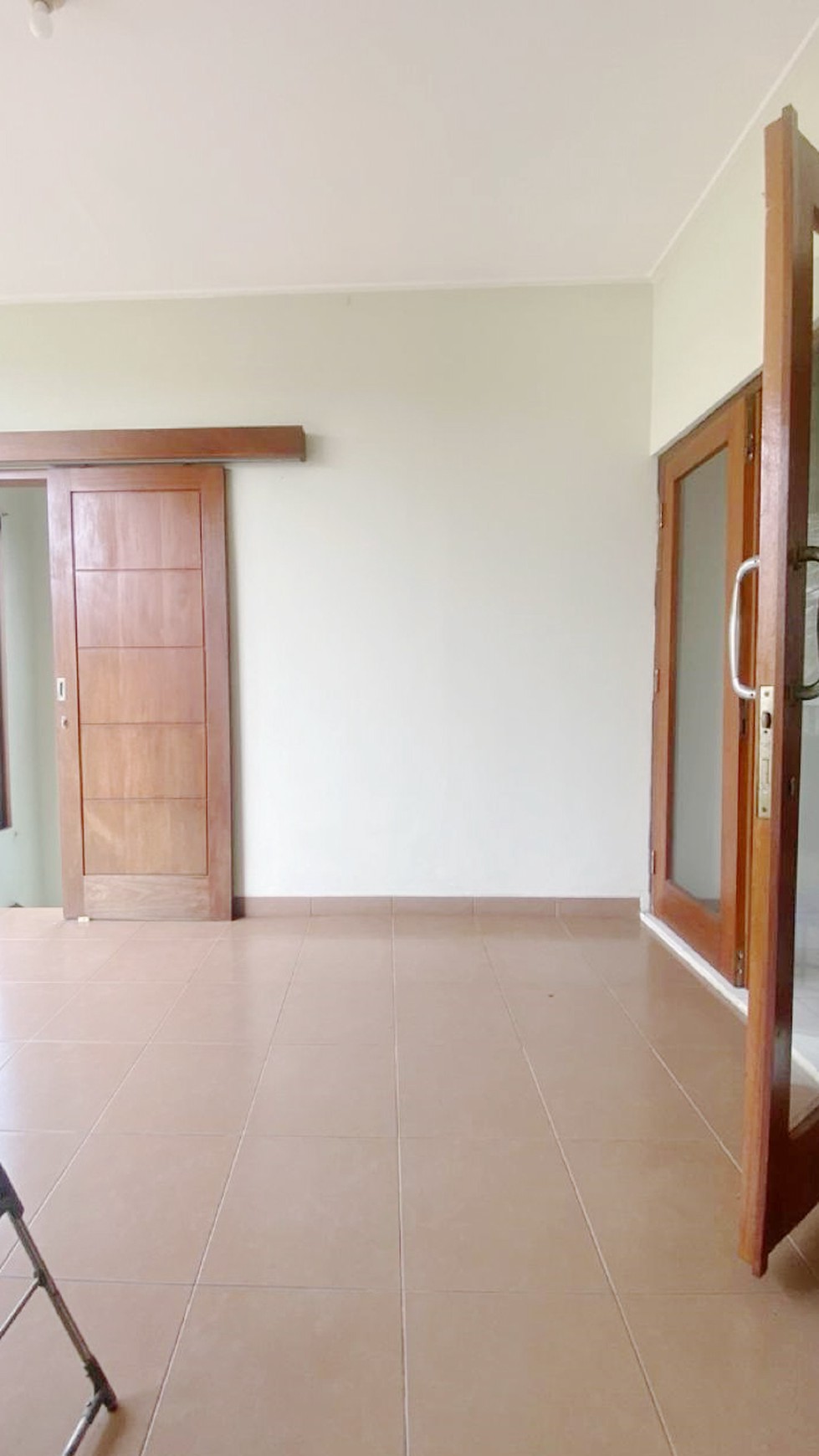 Rumah sewa di Emerald Town House siap huni di Sektor 9 Bintaro