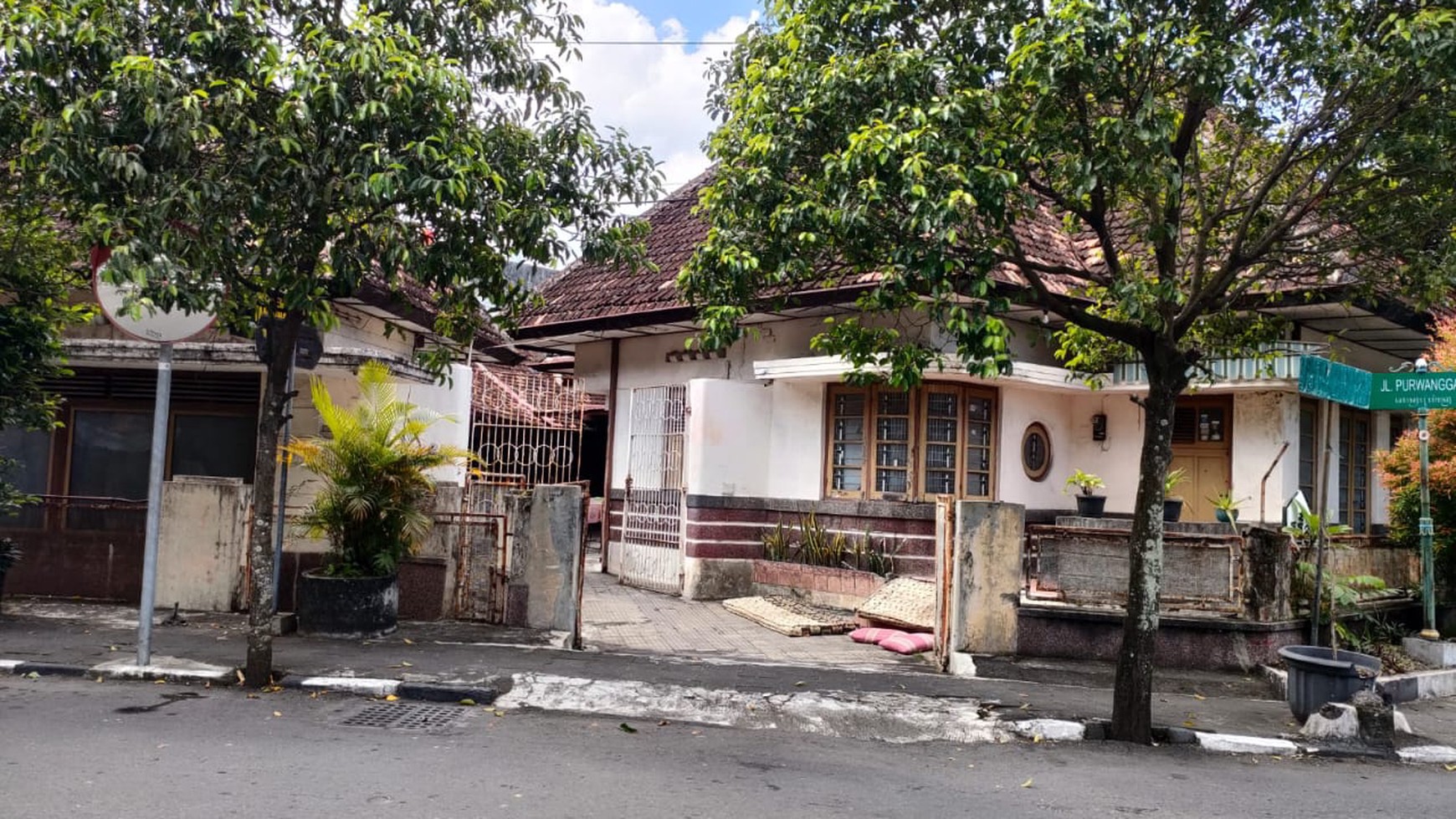 Guest House 8 Kamar Lokasi Strategis Tengah kota Dekat Malioboro 