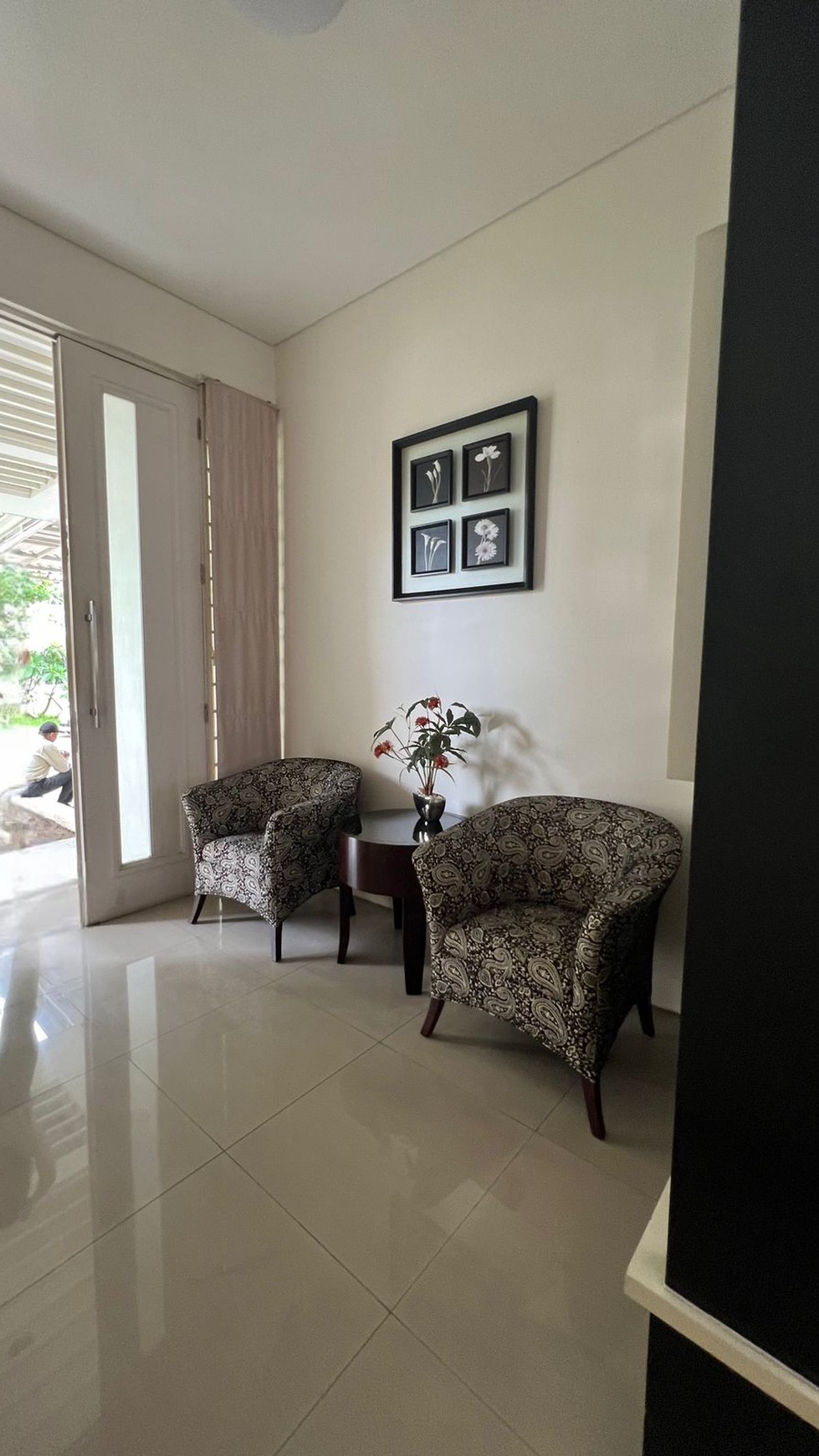 Dijual Rumah Royal Residence Wiyung Surabaya BONUS SEMI Furnished Modern Mewah SHM