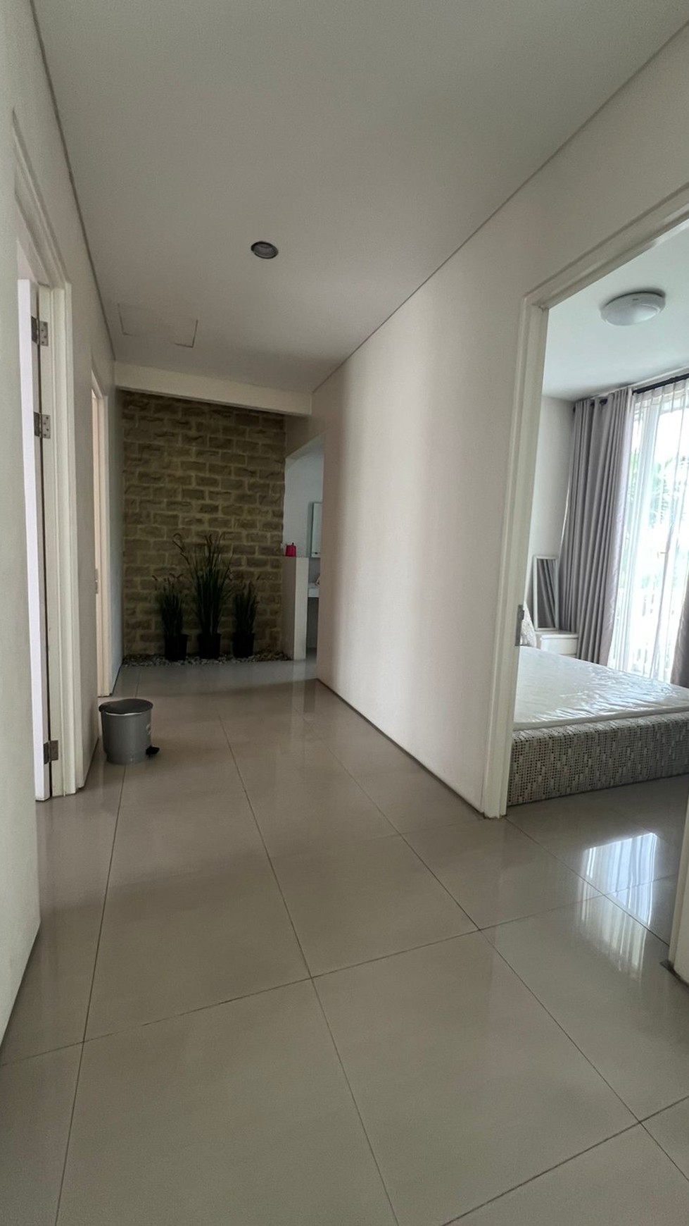 Dijual Rumah Royal Residence Wiyung Surabaya BONUS SEMI Furnished Modern Mewah SHM