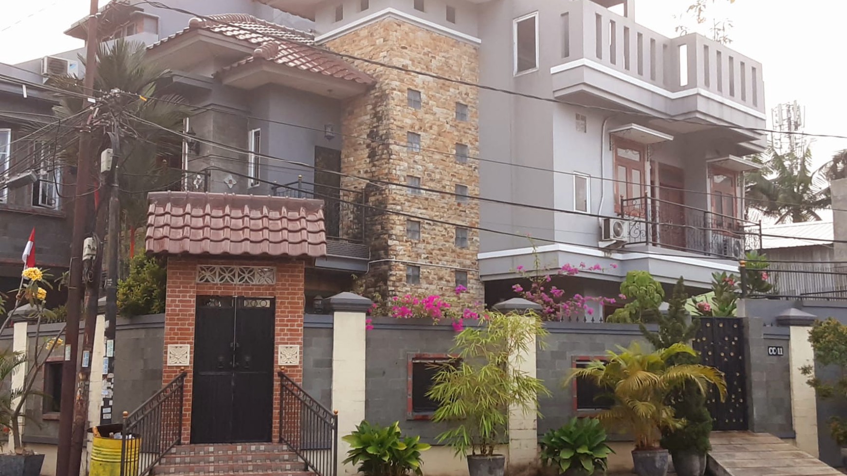 Rumah Bagus Di Griya Kencana Ciledug Tangerang