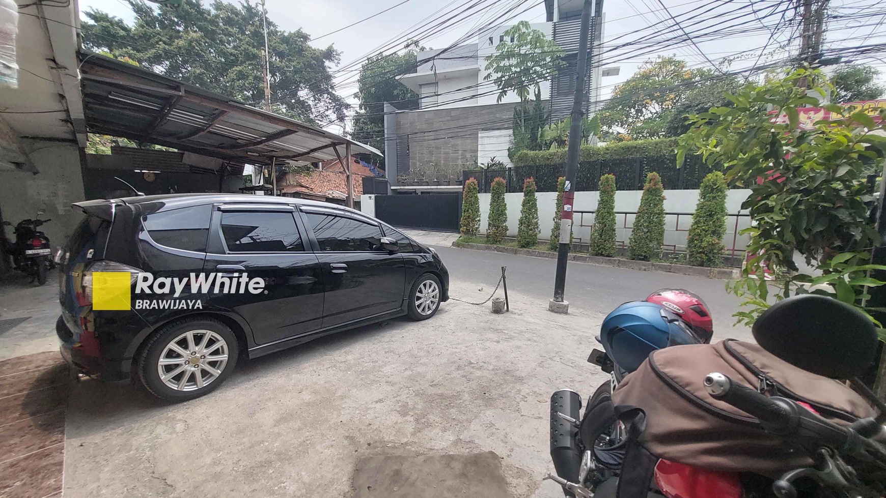 Rumah di Jalan Bangka II, Jaksel, bebas banjir, 5 menit ke Tendean