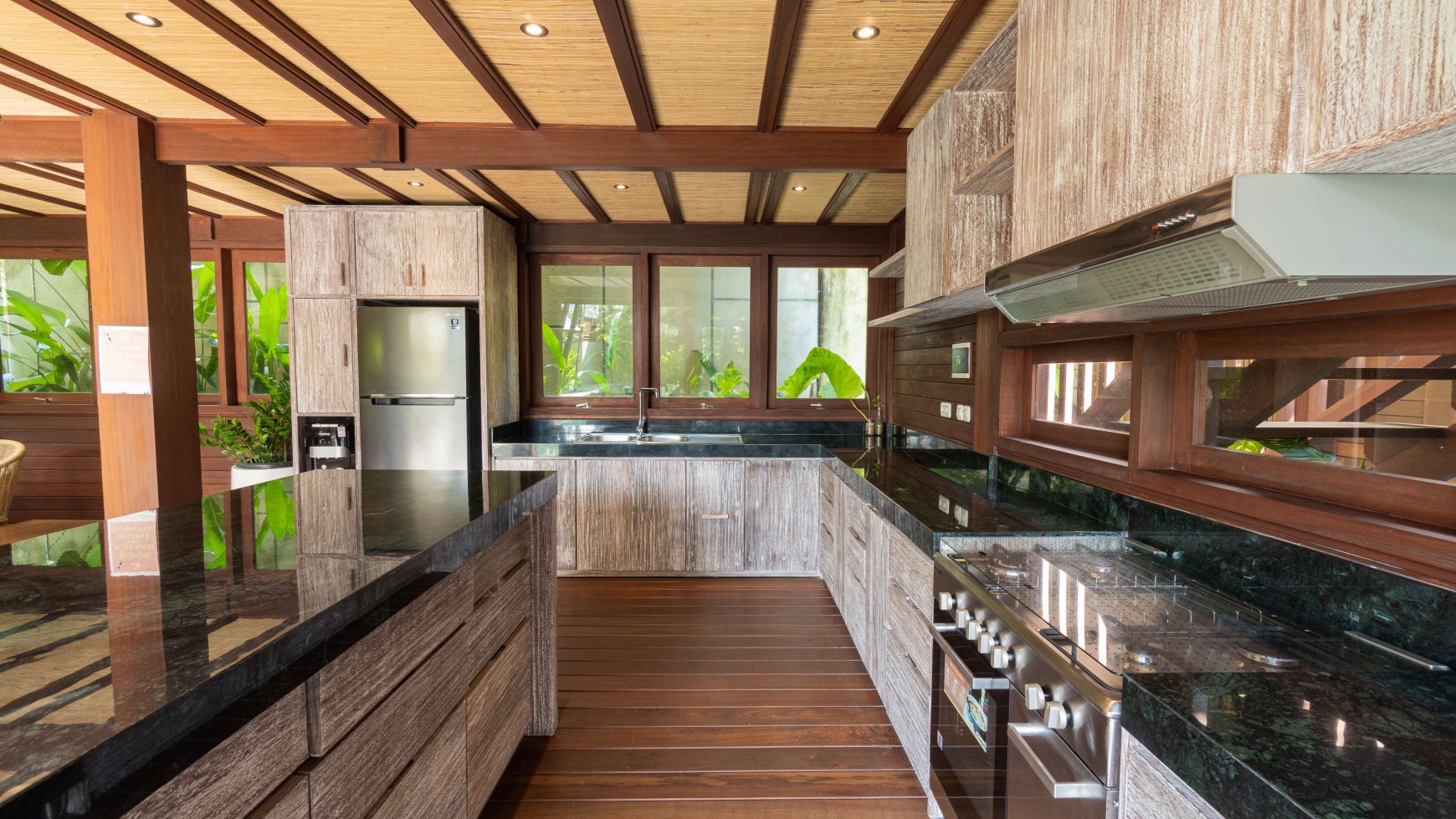 Villa Freehold With Traditional Style in Uluwatu Bali