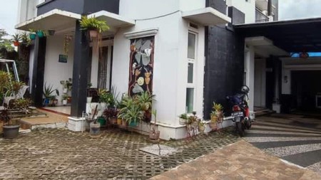 Rumah dengan Luas Bangunan Besar di Cipayung JakTim