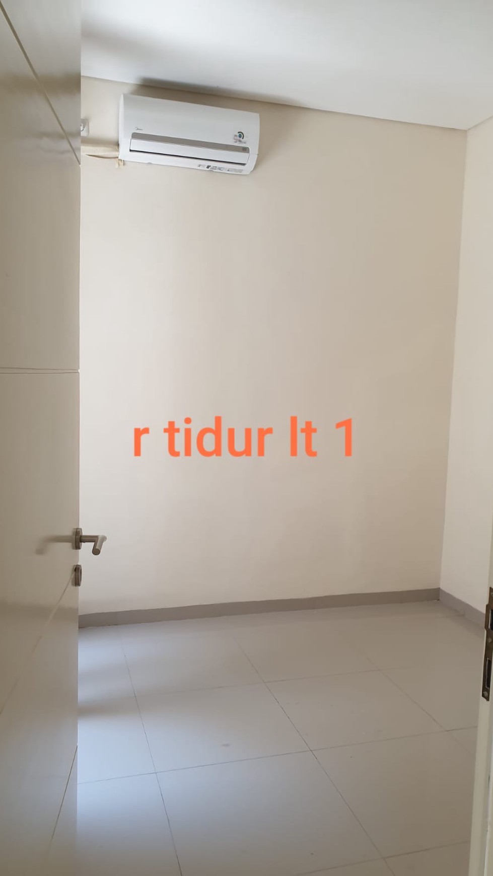 dijual rumah 2 lantai minimalis bangunan baru rungkut 