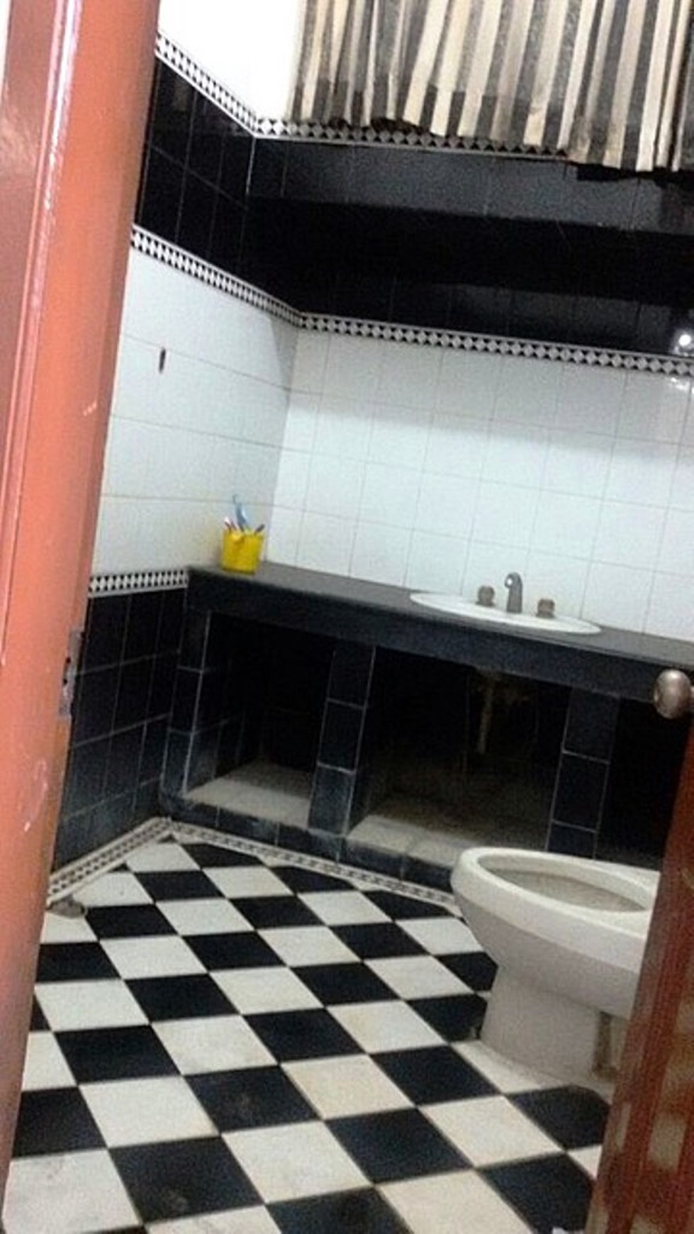 Rumah Murah 2 lantai  Siap Huni,di Kesehatan Bintaro - Jaksel