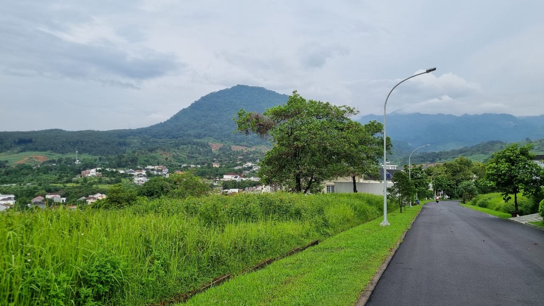 Kavling Siap Bangun Dalam Perumahan dan Hunian Asri @Bali Hill, Sentul