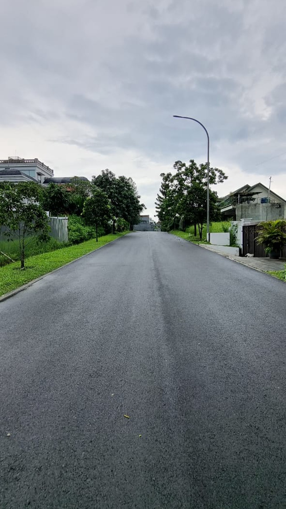 Kavling Siap Bangun Dalam Perumahan dan Hunian Asri @Bali Hill, Sentul