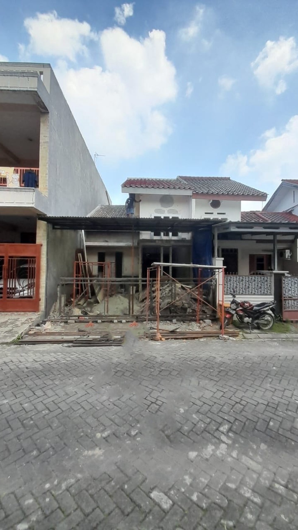 Rumah SUdah Renov dengan Banguan dan Lokasi Strategis @Citra Raya Cikupa