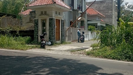 Rumah Hook 2 Lantai Dalam Perumahan Bali Residence Ngemplak Sleman 