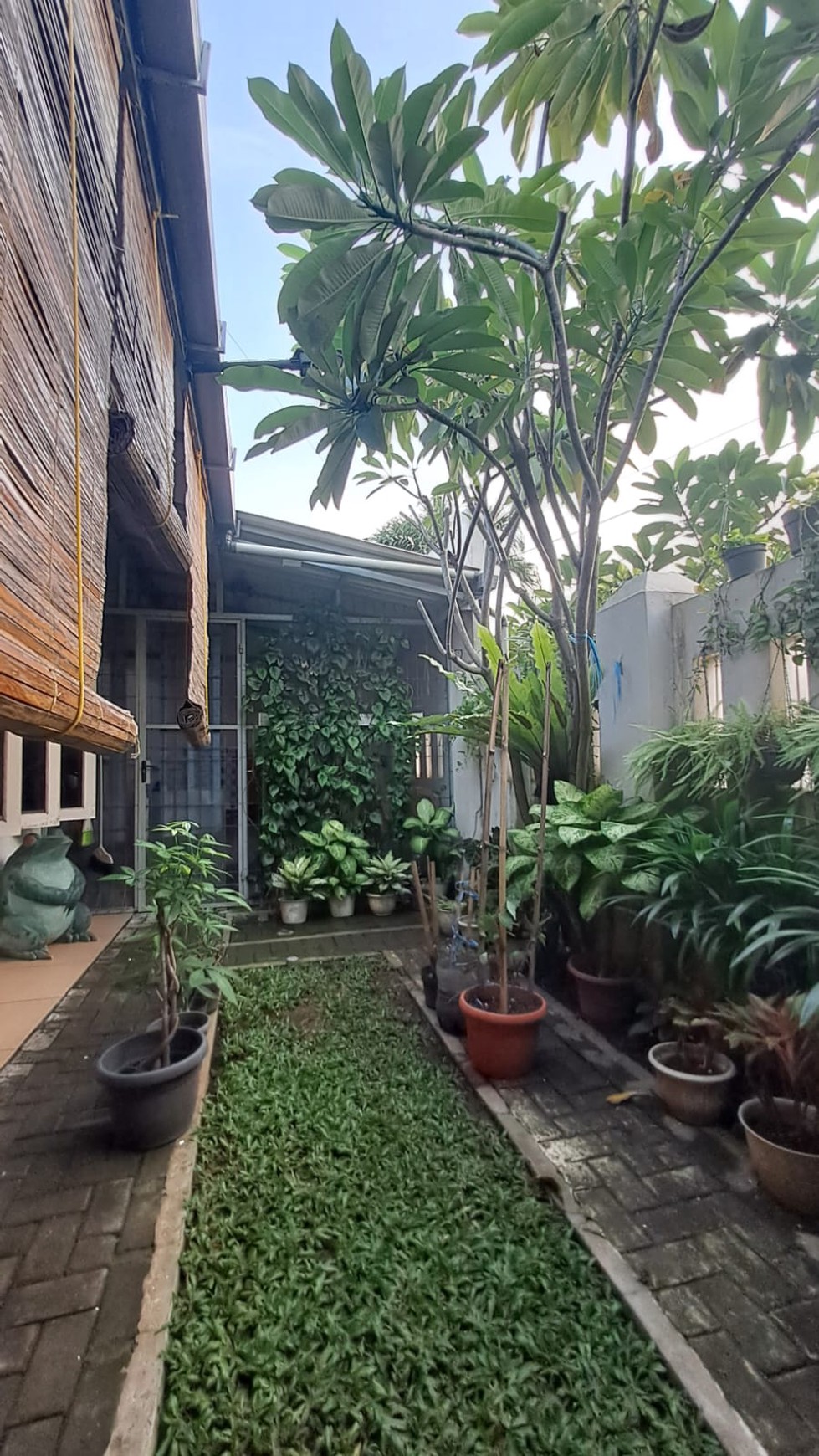 Rumah Siap Huni dalam Perumahan dan Lokasi Strategis @Villa Asean, Pondok Cabe