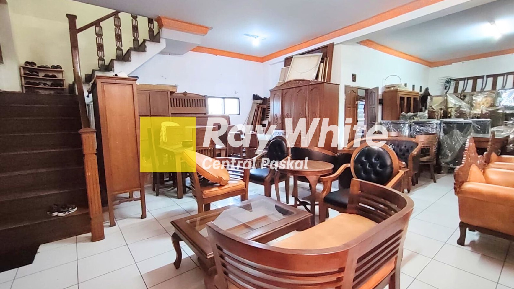 Rumah 2 Lantai di Amir Machmud Kota Cimahi