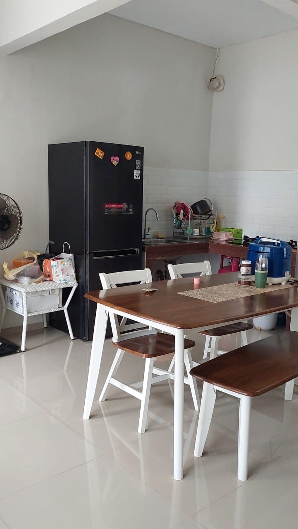 Rumah Minimalist di Graha Raya Bintaro