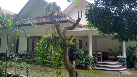 Rumah Mewah Elite Classic di Bandung Disewakan