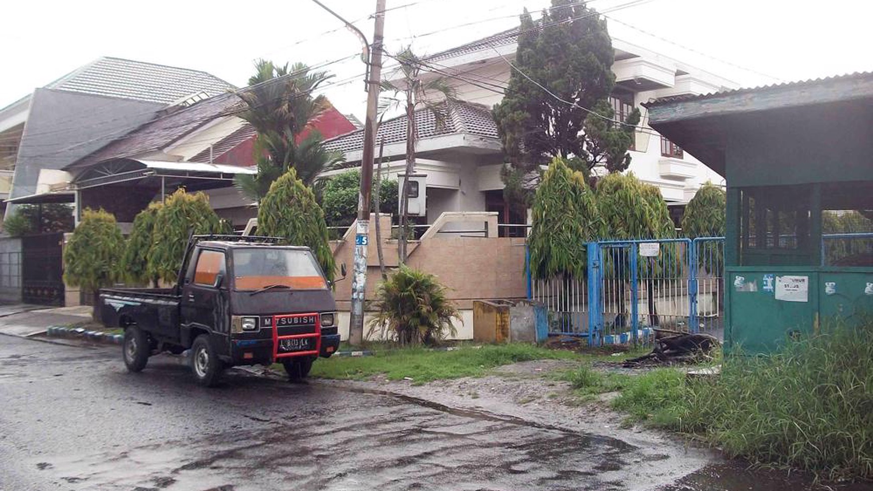 Rumah di Bendul Merisi Selatan, Hoek, Lux, Row Jalan Lebar 9 meter, Siap Huni