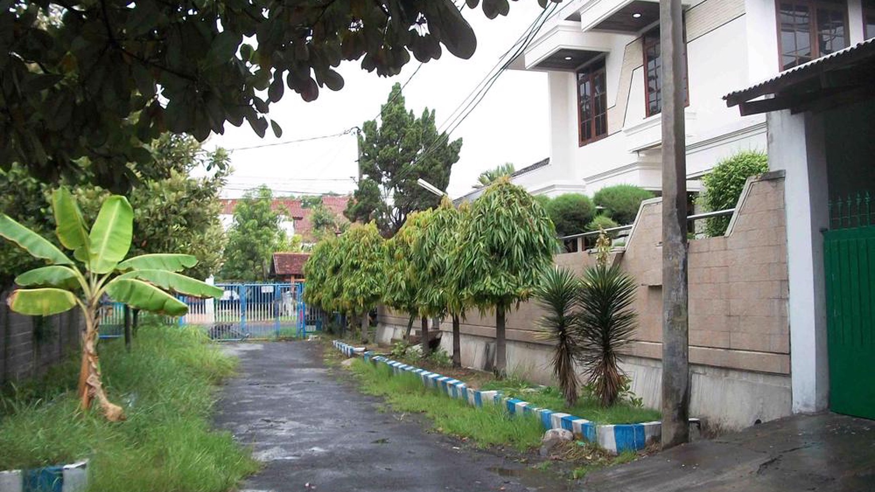 Rumah di Bendul Merisi Selatan, Hoek, Lux, Row Jalan Lebar 9 meter, Siap Huni