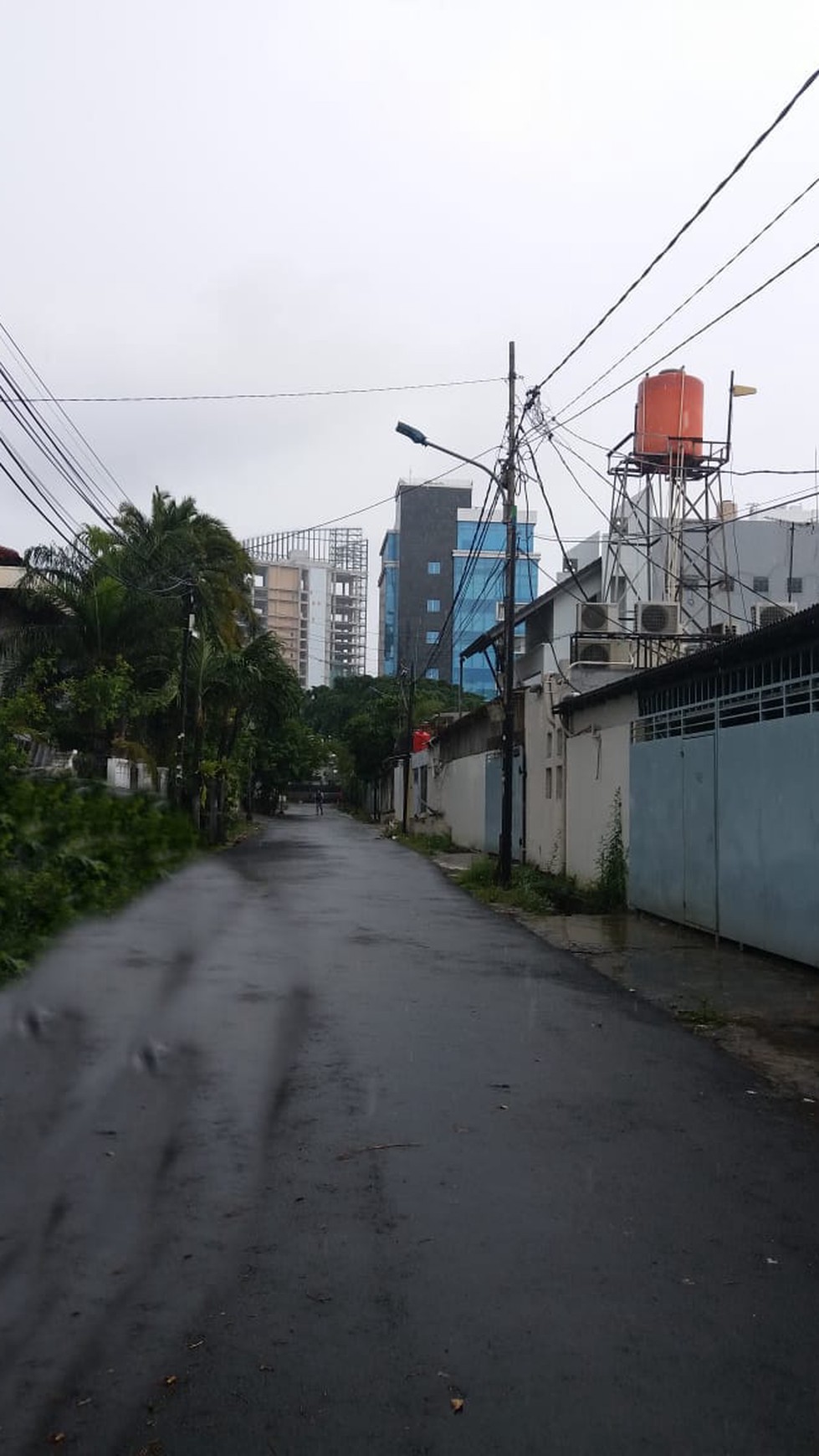 Rumah Hitung Tanah Di  Jl Anggrek Neli, Slipi Jakarta Barat