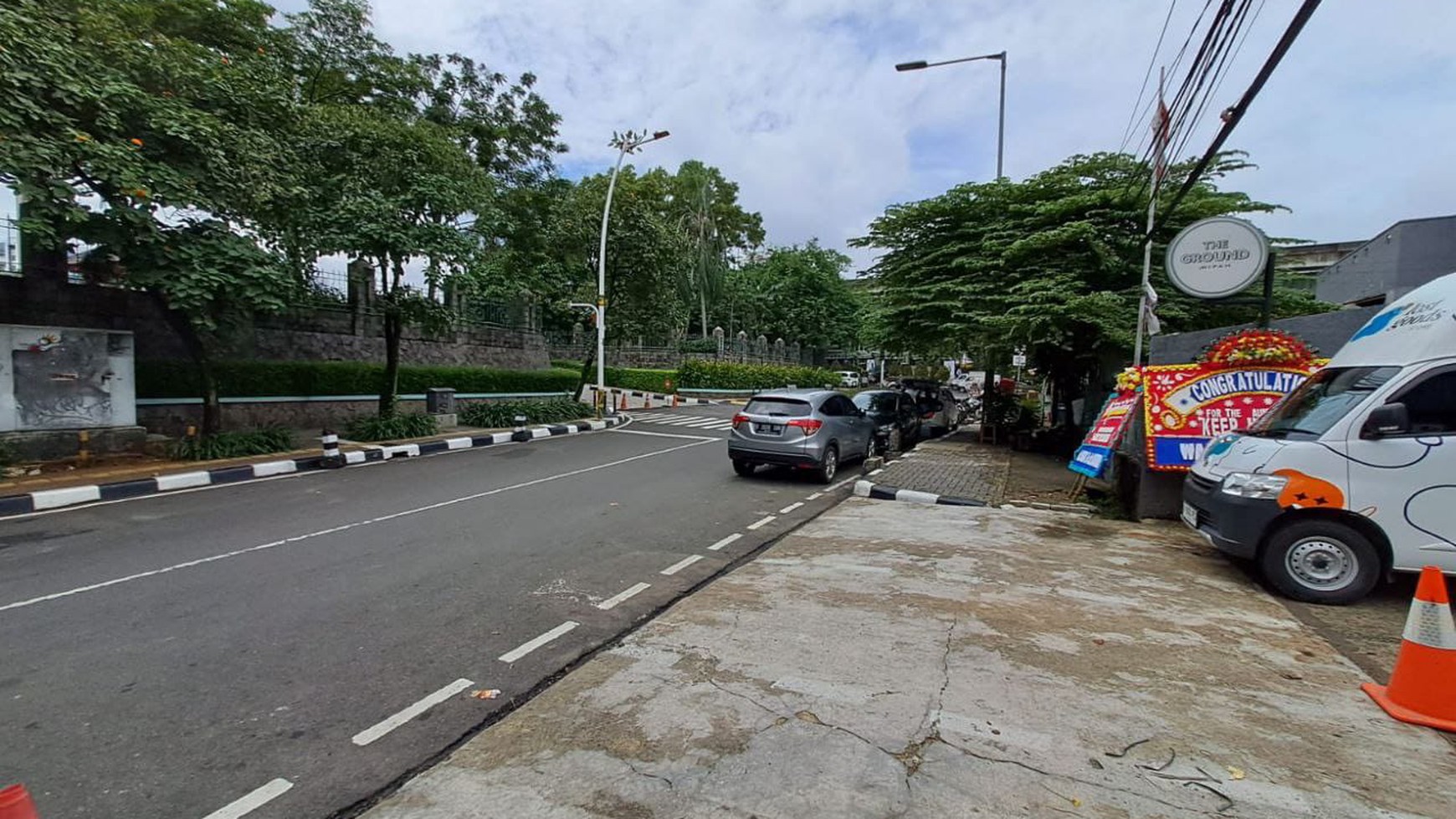 Rumah Hitung Tanah Zona Komersil Di  Kebayoran Baru Jakarta Selatan