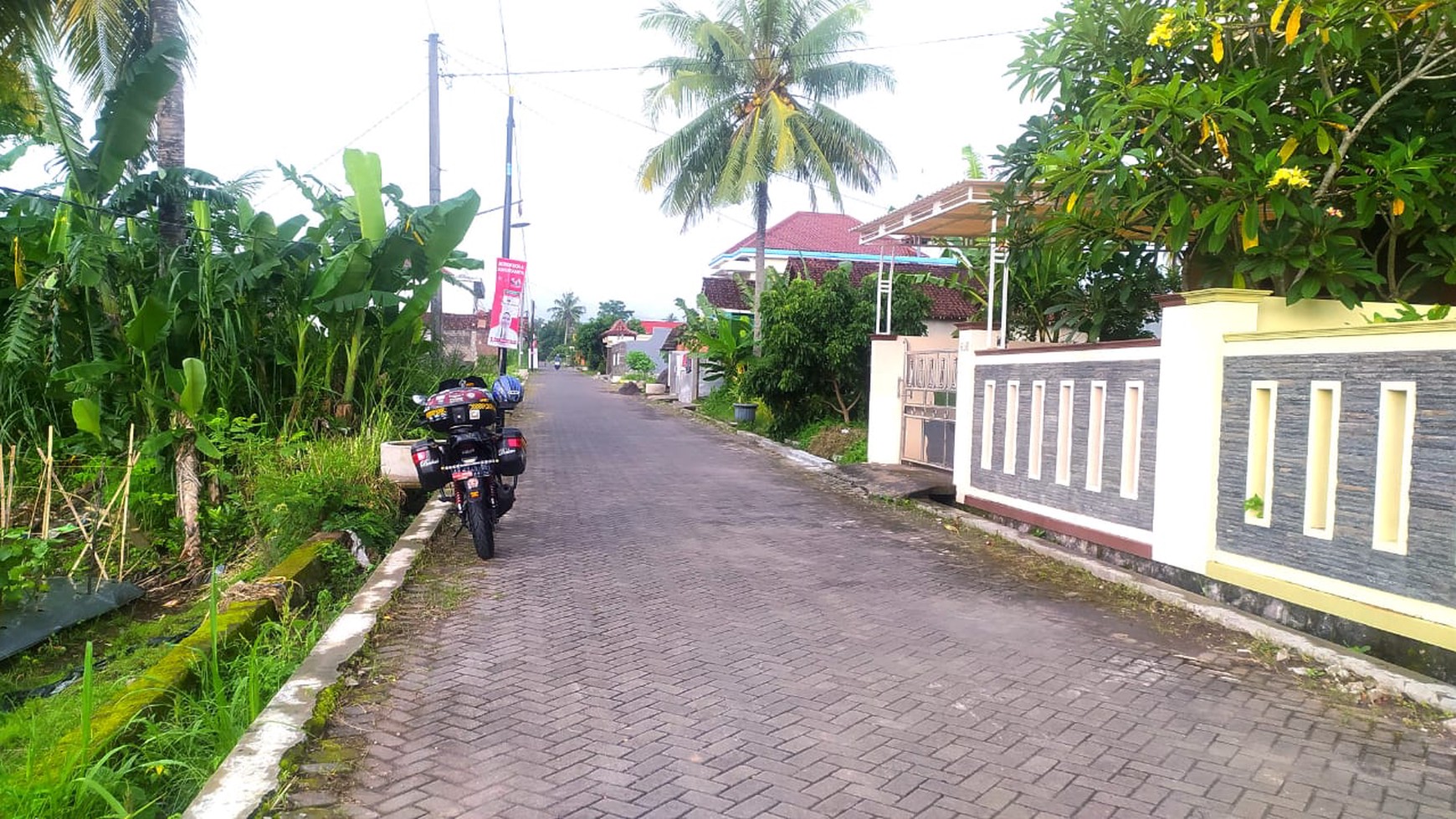 Rumah Tinggal 2 Lantai Dekat Lapangan Denggung Tridadi Sleman 