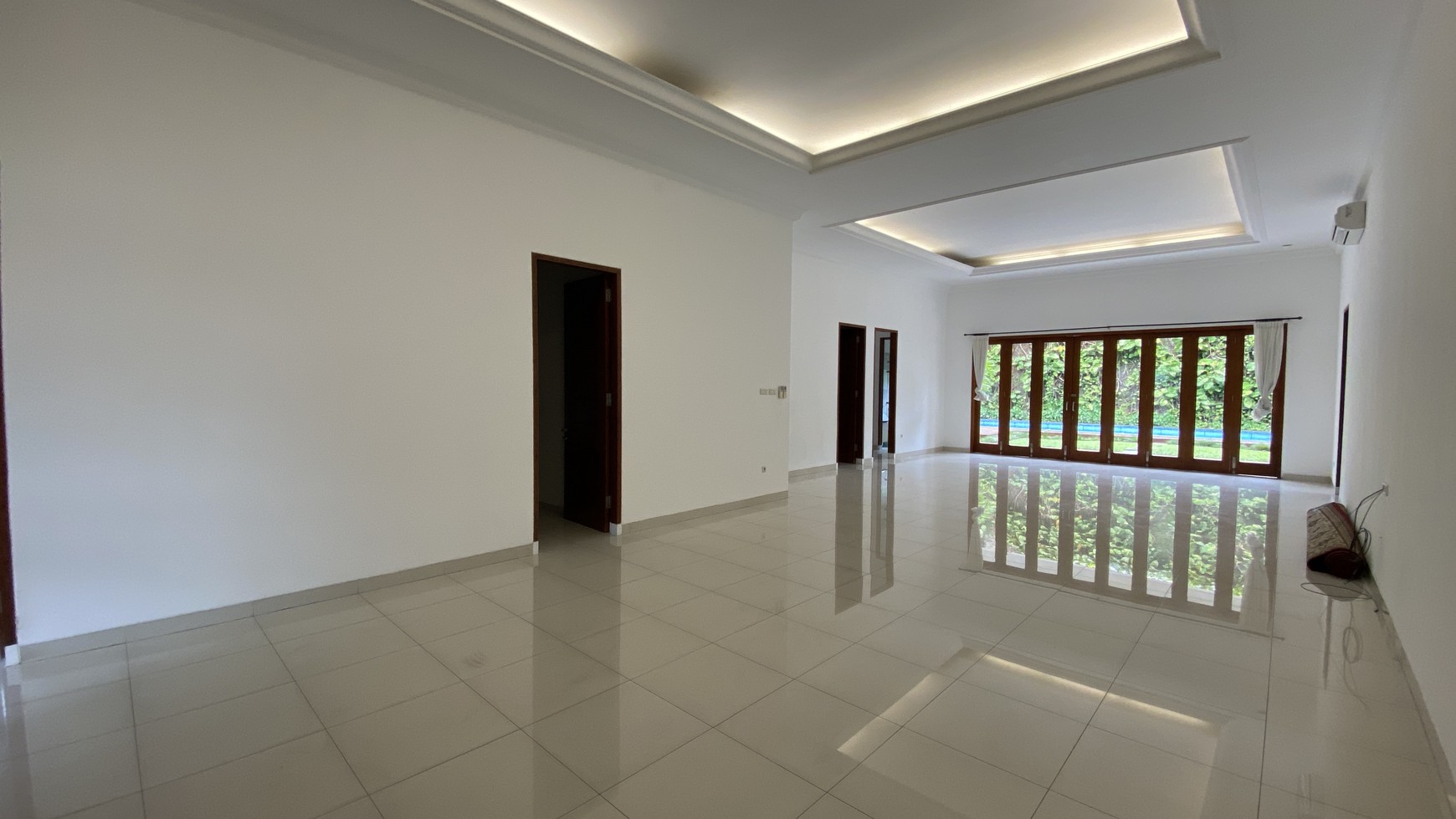 Beautiful and modern house at kemang , jakarta selatan