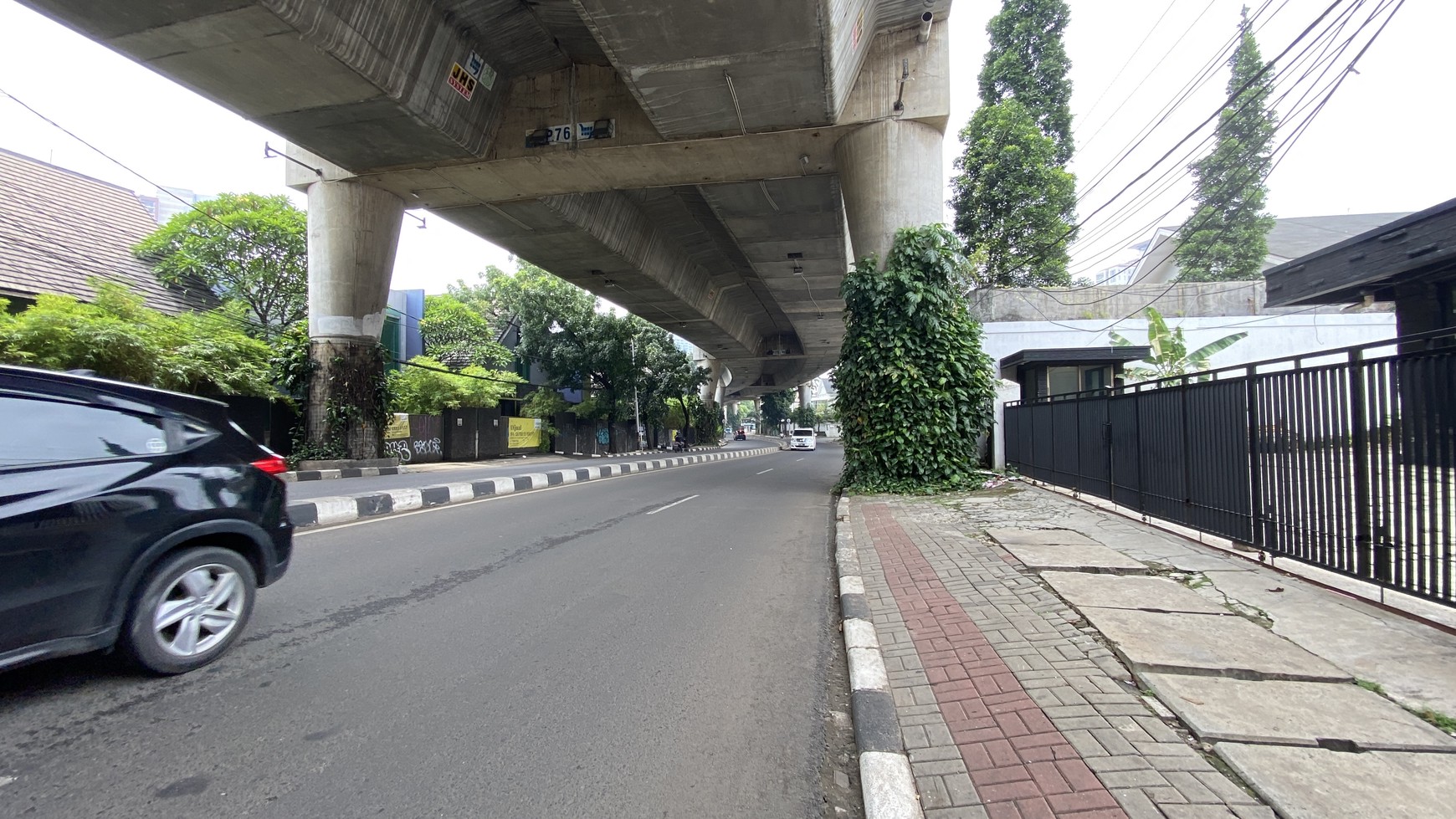 Rumah sangat cocok untuk ruang usaha atau kantor di kebayoran baru