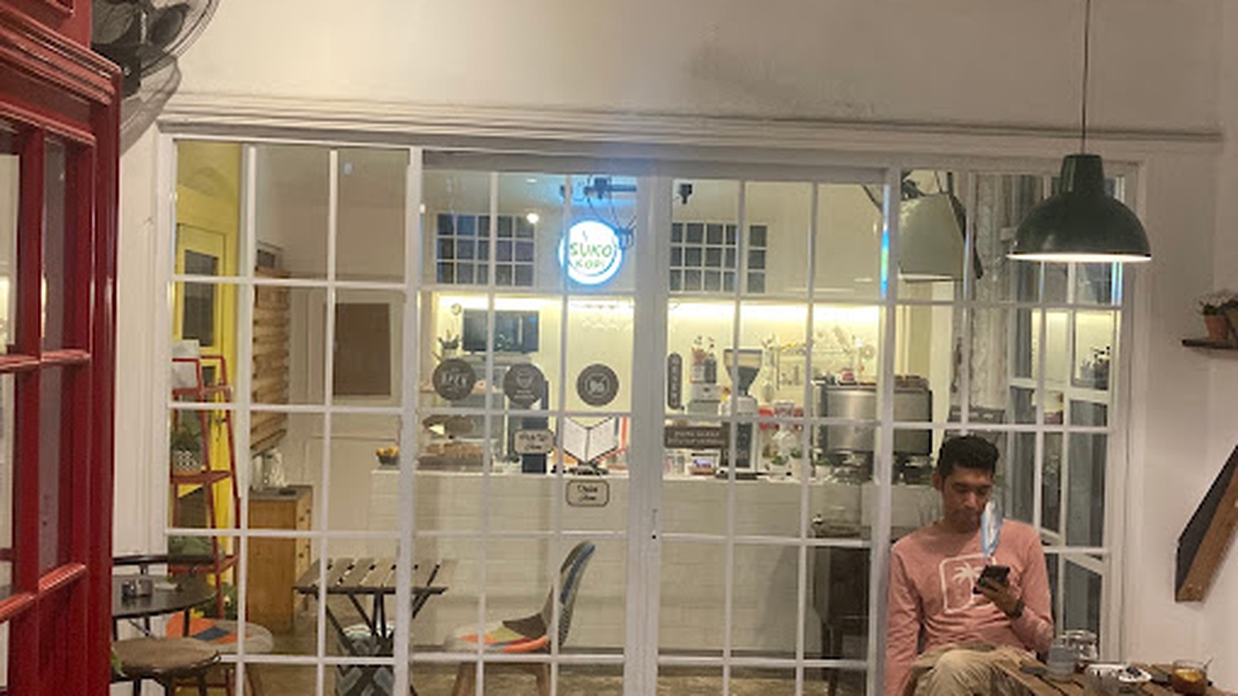 DIJUAL Cafe aesthetic di pinggir jalan dekat perkantoran Arkadia