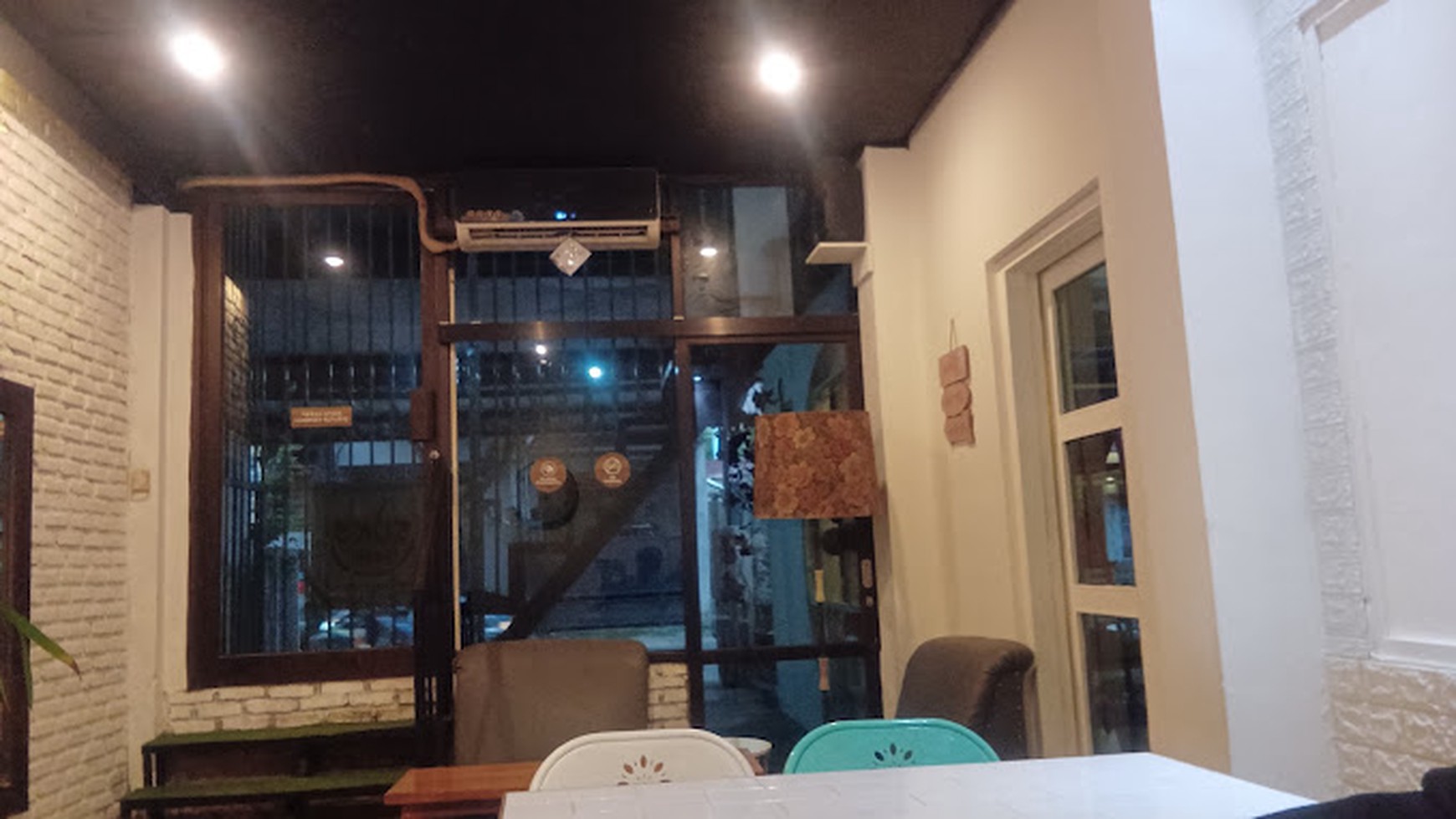 DIJUAL Cafe aesthetic di pinggir jalan dekat perkantoran Arkadia