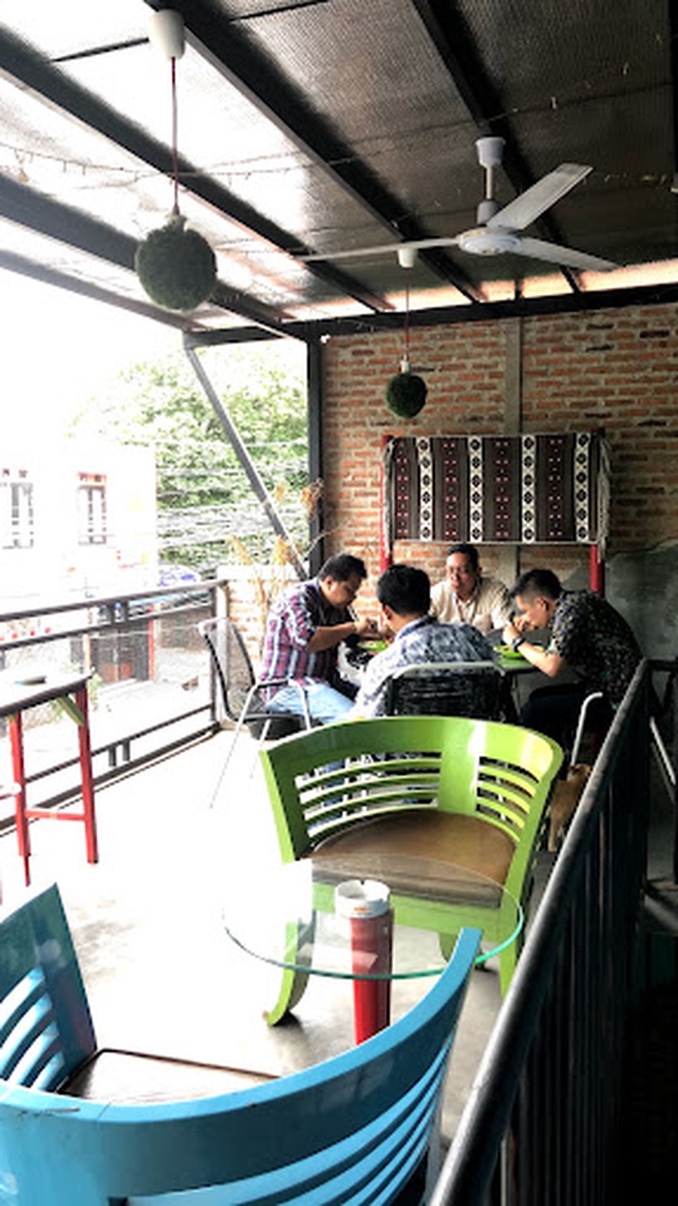 DIJUAL Cafe aesthetic di pinggir jalan dekat perkantoran Arkadia