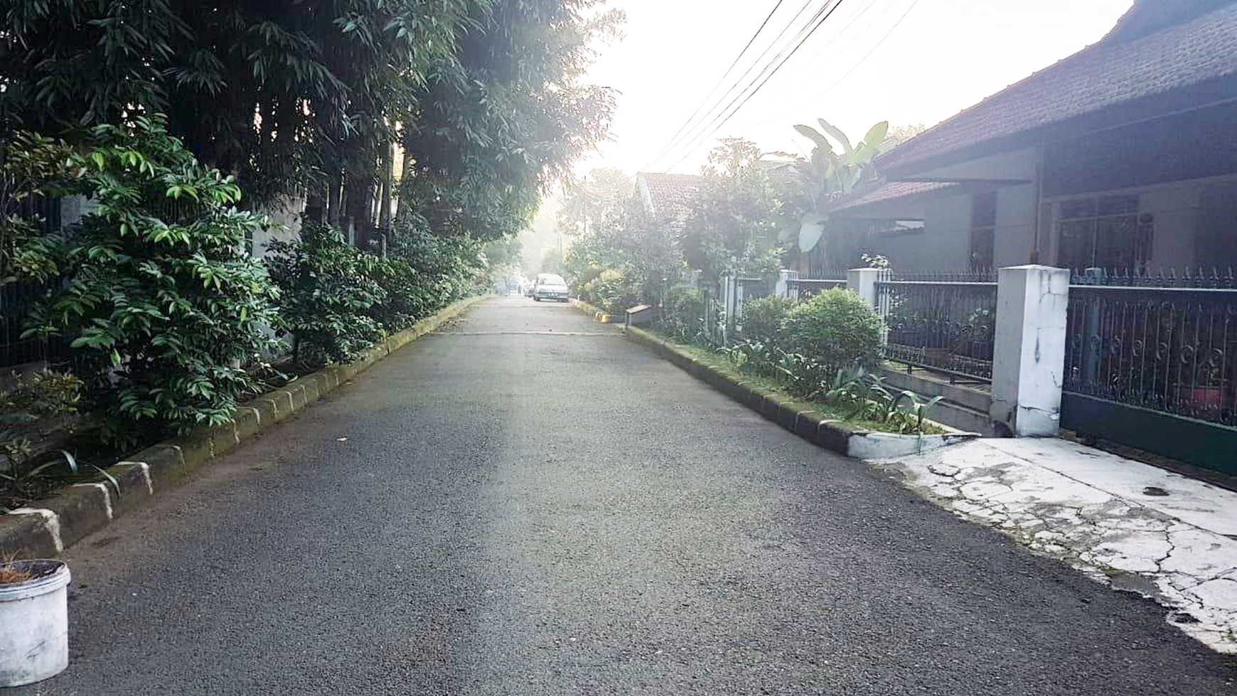 Rumah Siap Huni dengan Hunian Asri & Dalam Komplek @Bandung