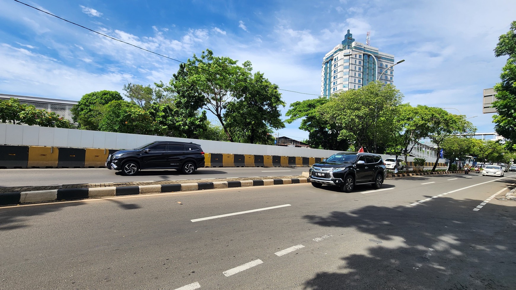 Rumah strategis buat usaha area pramuka raya