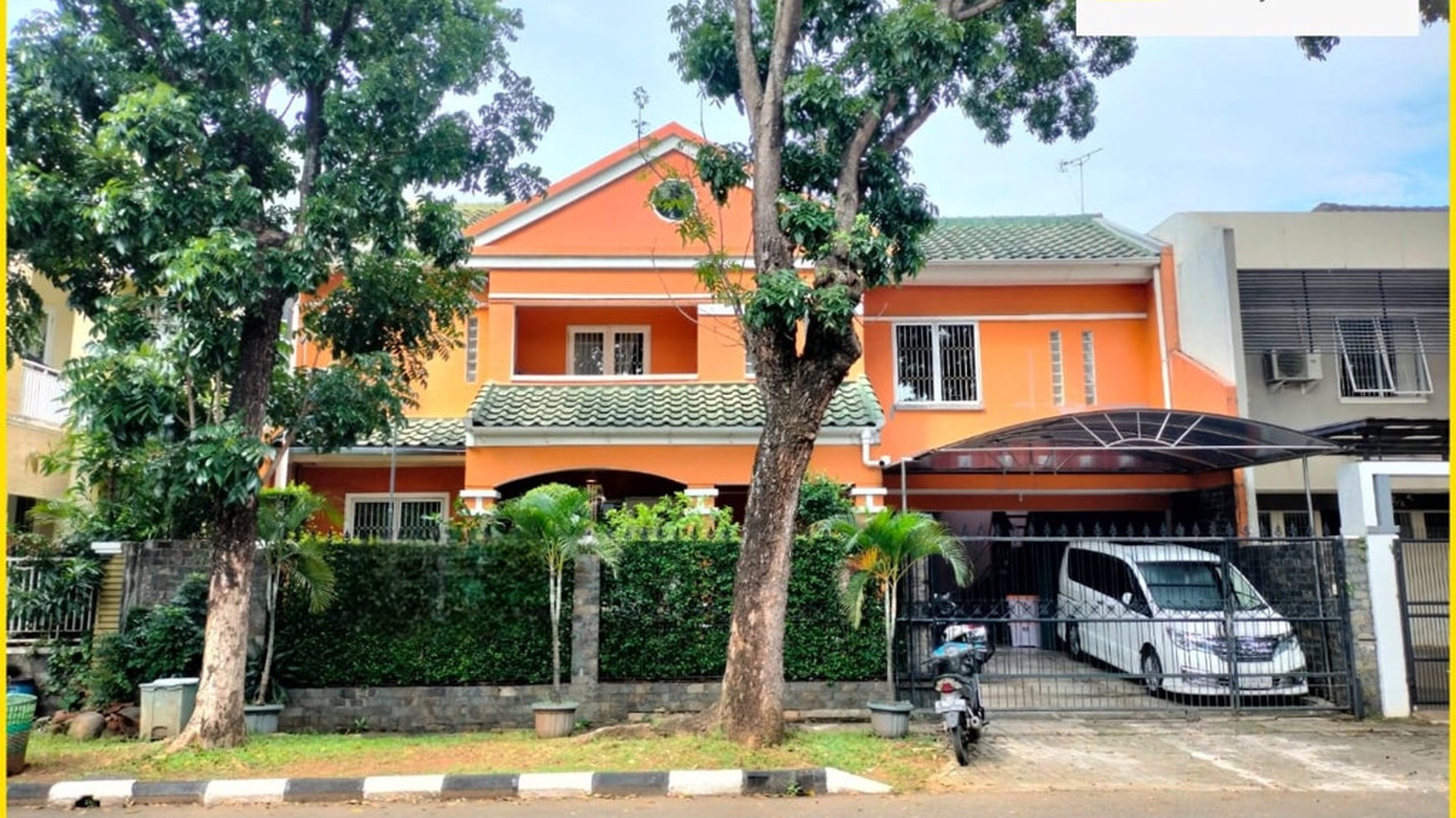 RUMAH 2 lantai Hadap Timur di PUSPITA LOKA, BSD City