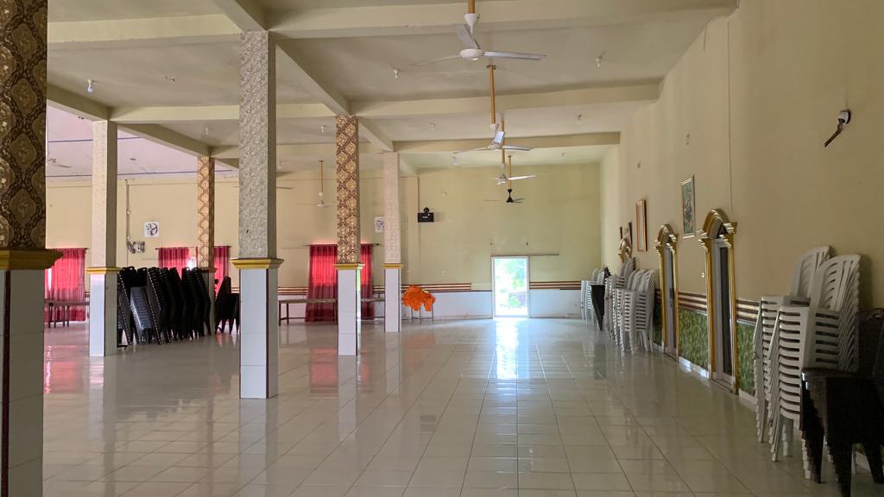 Hotel dan Gedung Serba Guna Dijual