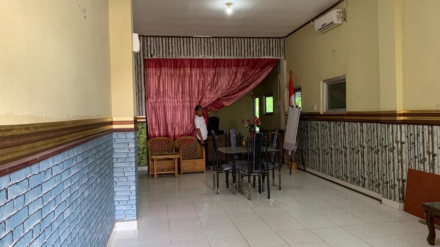 Hotel dan Gedung Serba Guna Dijual