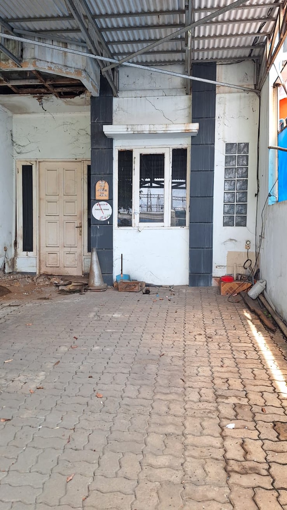 Dijual rumah tua di muara karang