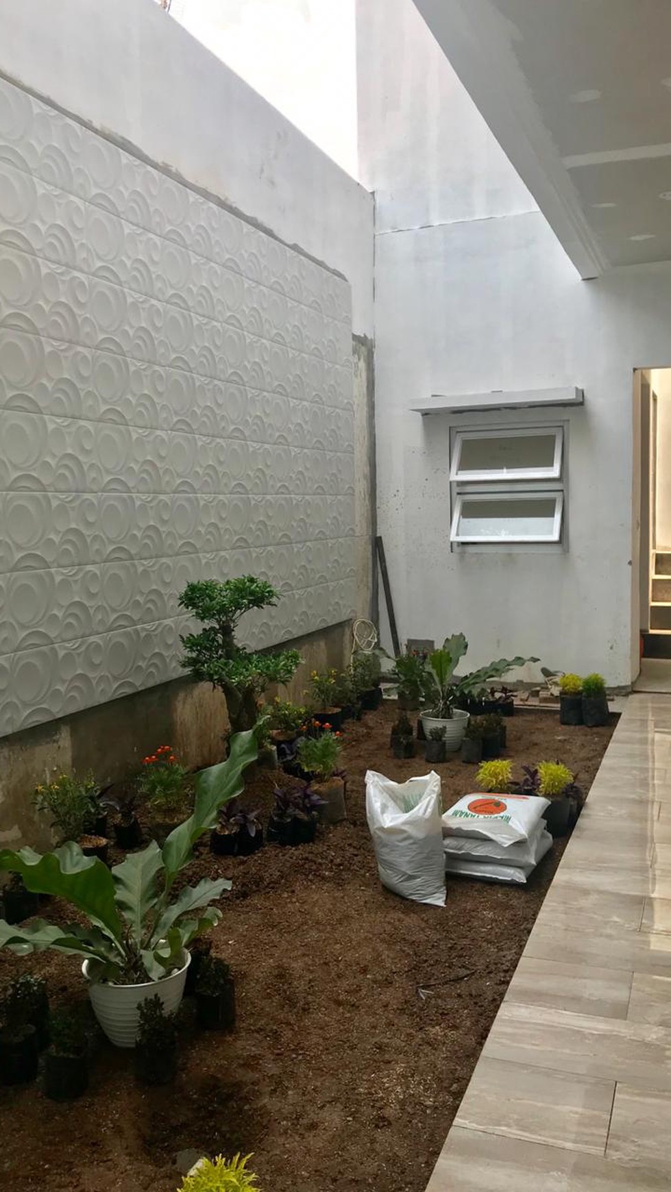 RUMAH MINIMALIS CANTIK HARGA BAGUS DI SEKTOR 2 BINTARO JAYA