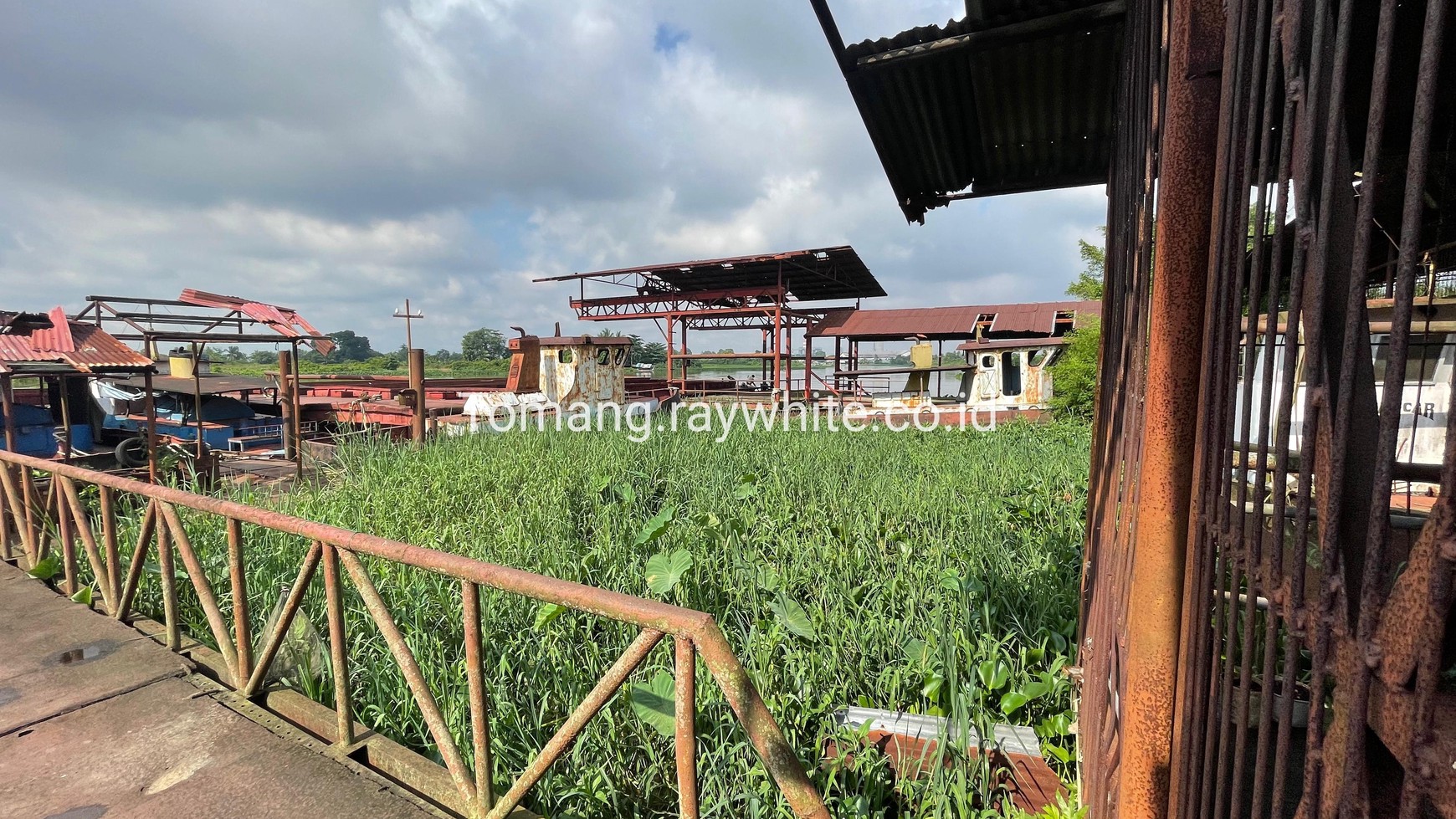 Tanah Sei Selincah. Strategis pinggir sungai Musi. Akses Vessel / Tongkang. Cocok industri atau Pariwisata