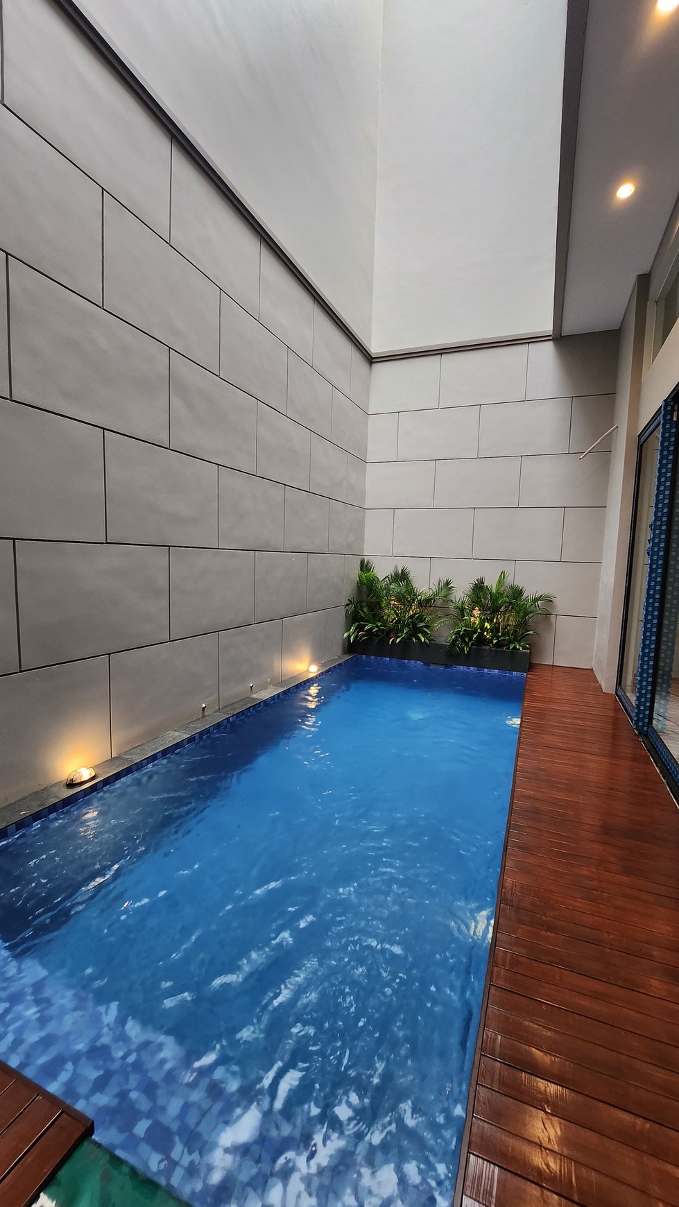 Dijual Rumah PRIVATE Pool Somerset Citraland Surabaya Barat New Split Level PREMIUM Quality 