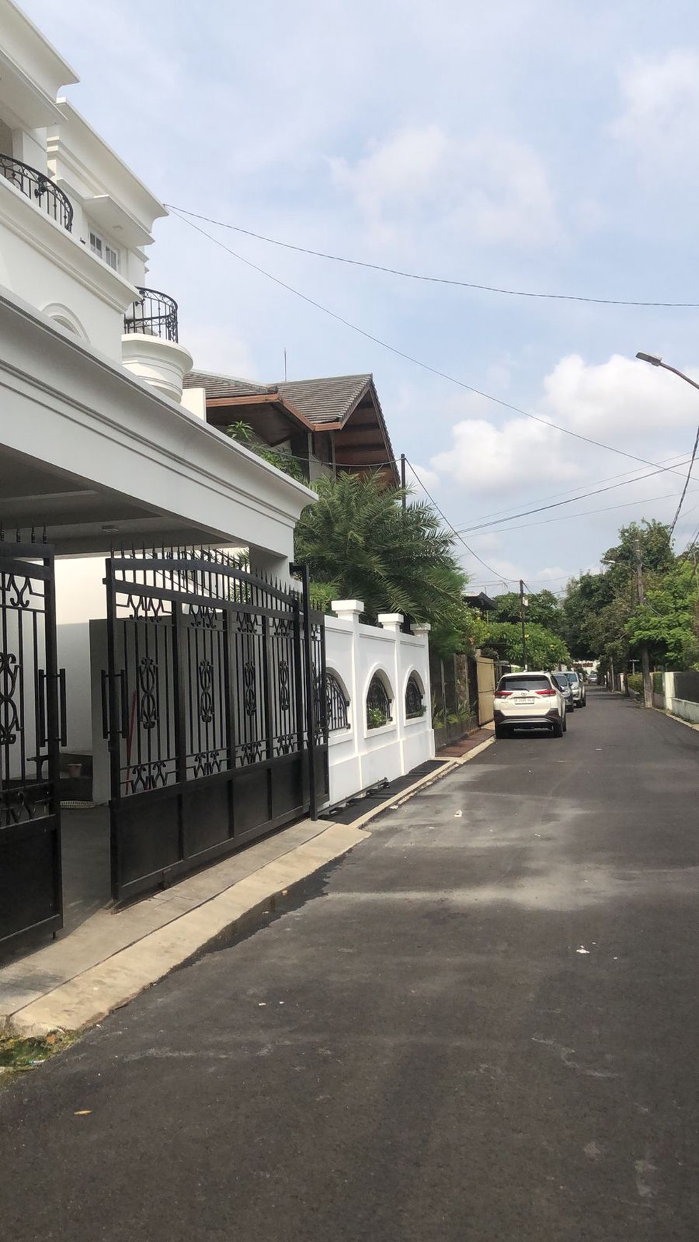 Dijual Rumah Mewah European Style Dalam Komplek Dekat Mampang 