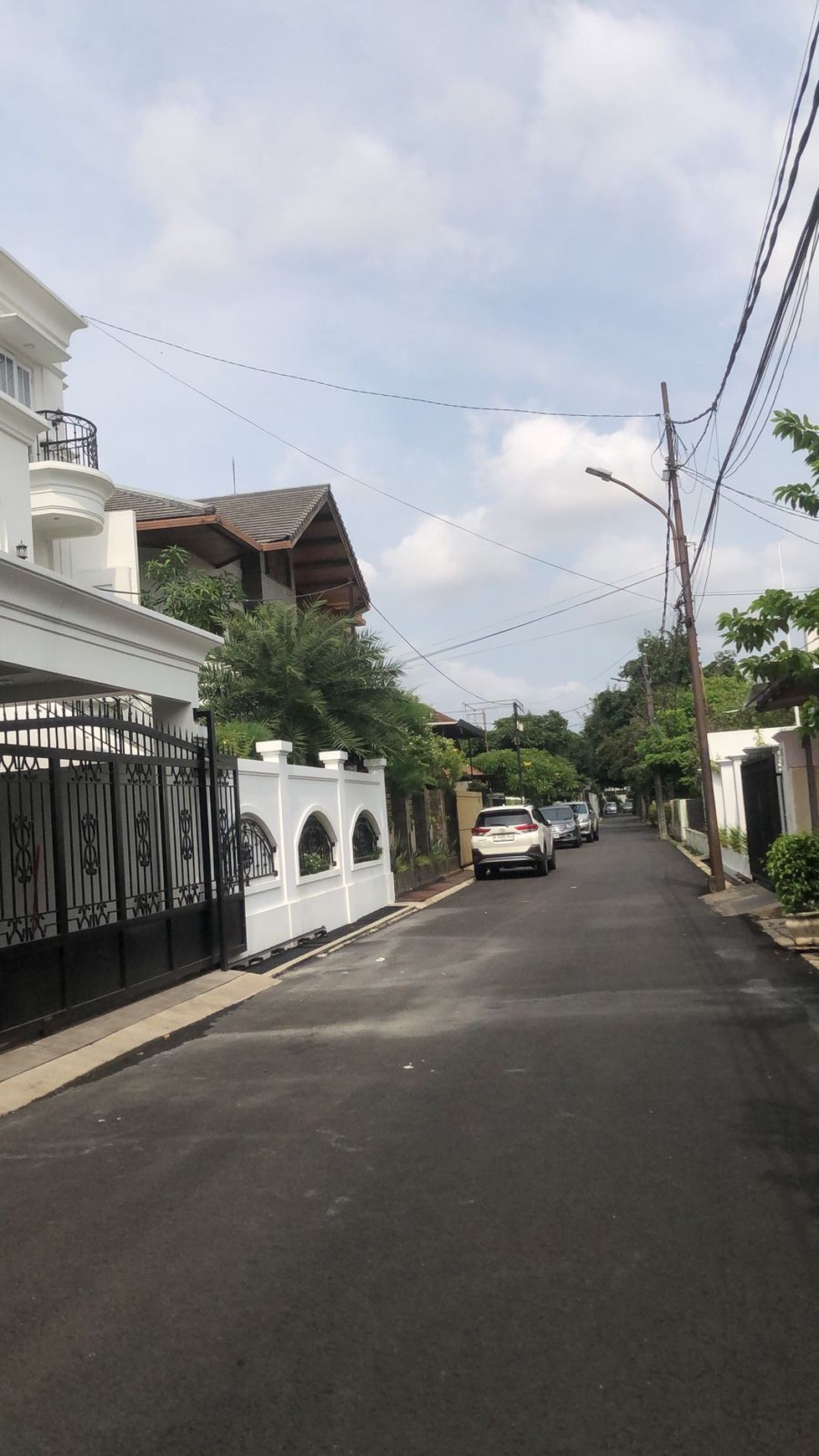 Dijual Rumah Mewah European Style Dalam Komplek Dekat Mampang 