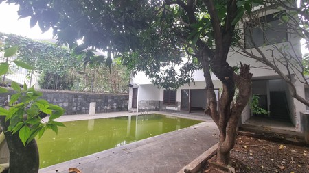 Rumah Kos-kosan dengan Kolam Renang di Lokasi Strategis Jl Kemang Timur, Jakarta Selatan  