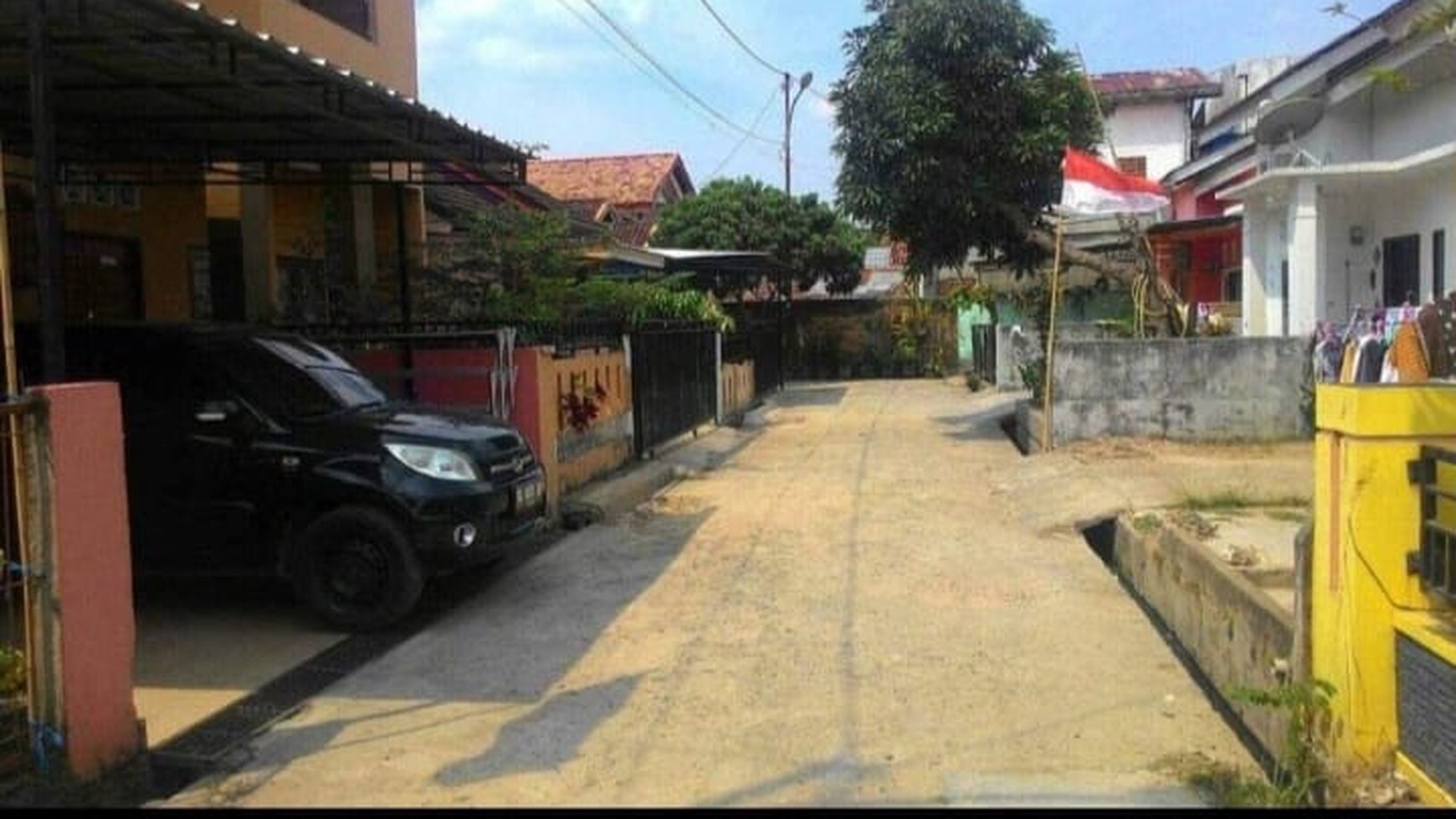 Rumah dijual di belakang hotel Aston