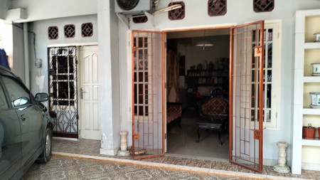 Rumah disewakan di bukit