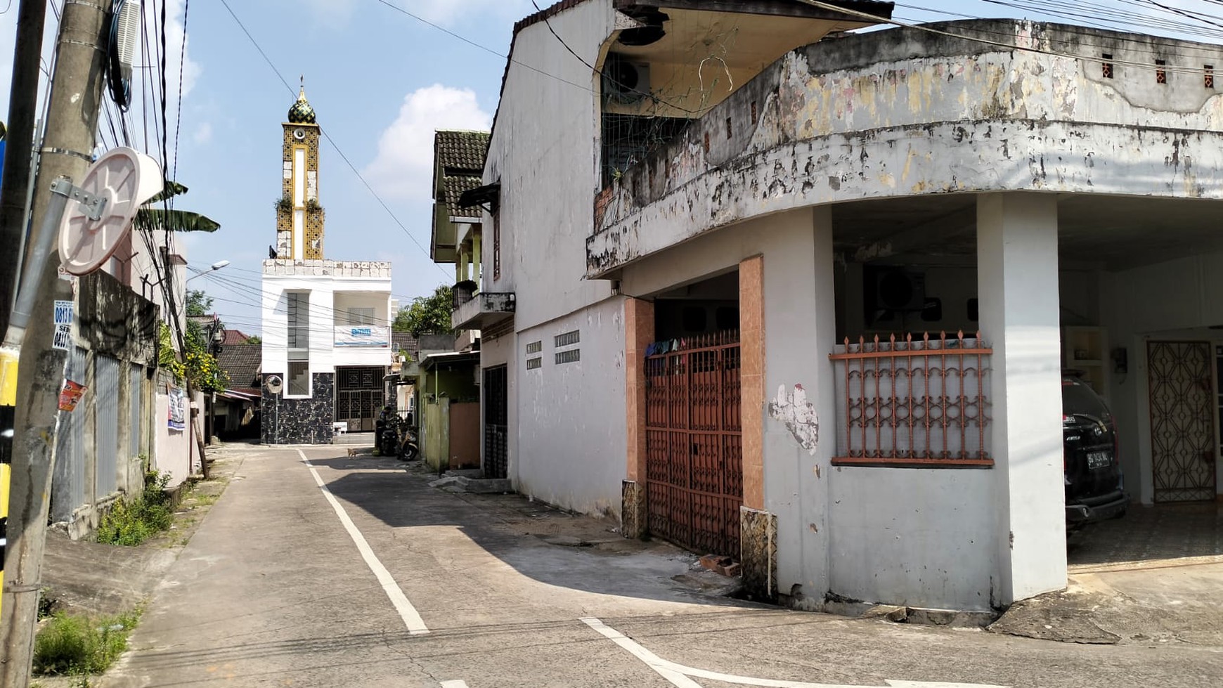 Rumah disewakan di bukit