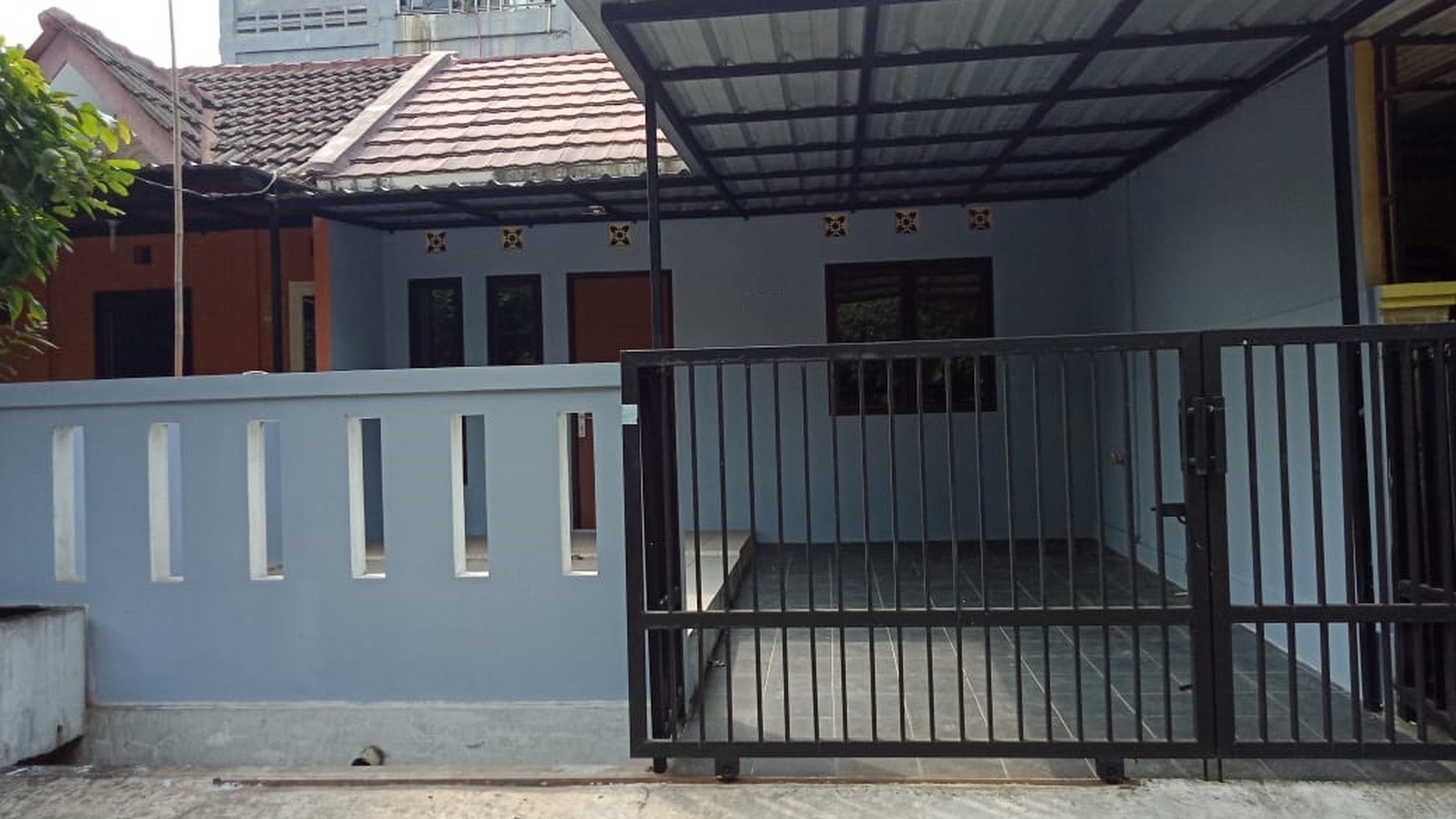 Rumah Standar Asri Siap Huni Di Area Cluster Graha Bunga (Bintaro)