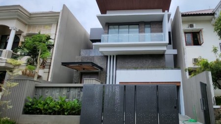 Dijual Rumah Baru Taman Golf Citraland Surabaya Split Level Modern Mewah 2,5 Lantai