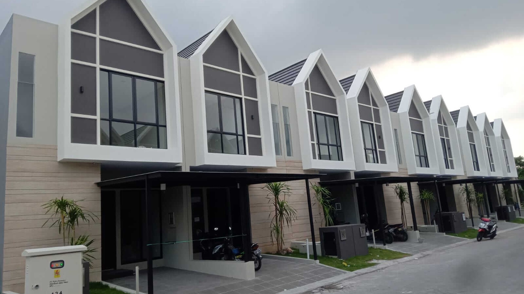 Rumah modern minimalis 2 lantai Citraland, Surabaya Barat